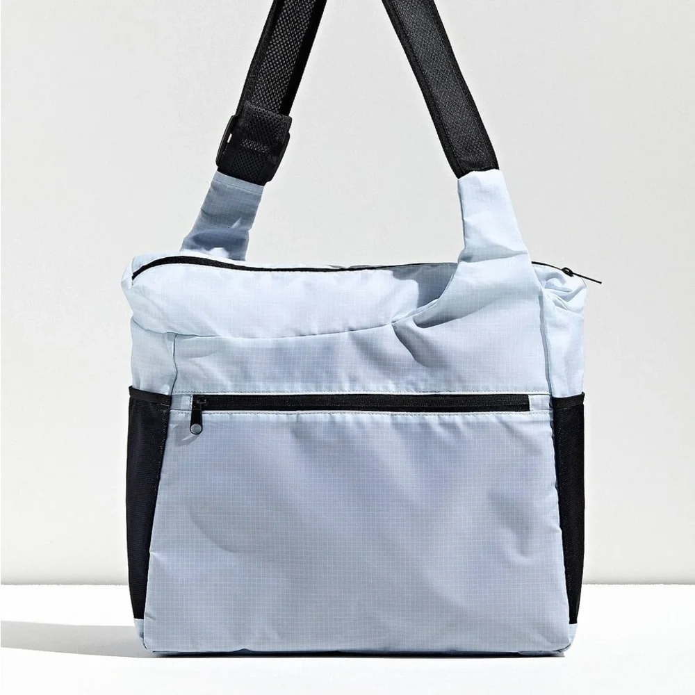 Urban Outfitters messenger style